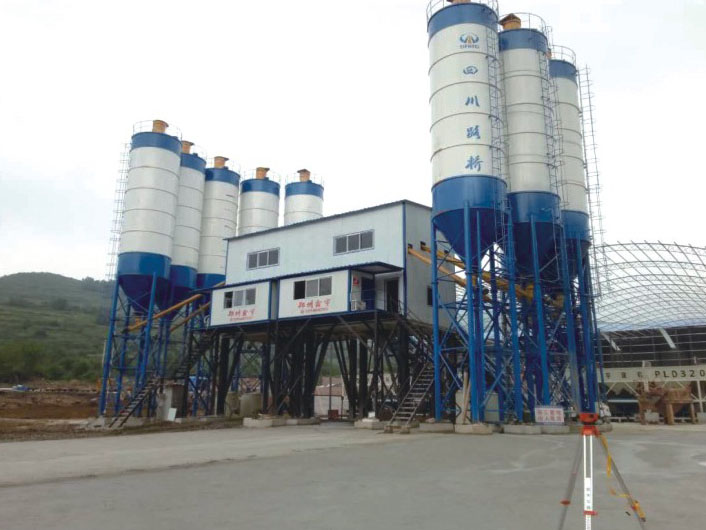 四川路橋延崇告訴施工現場2HZS120站